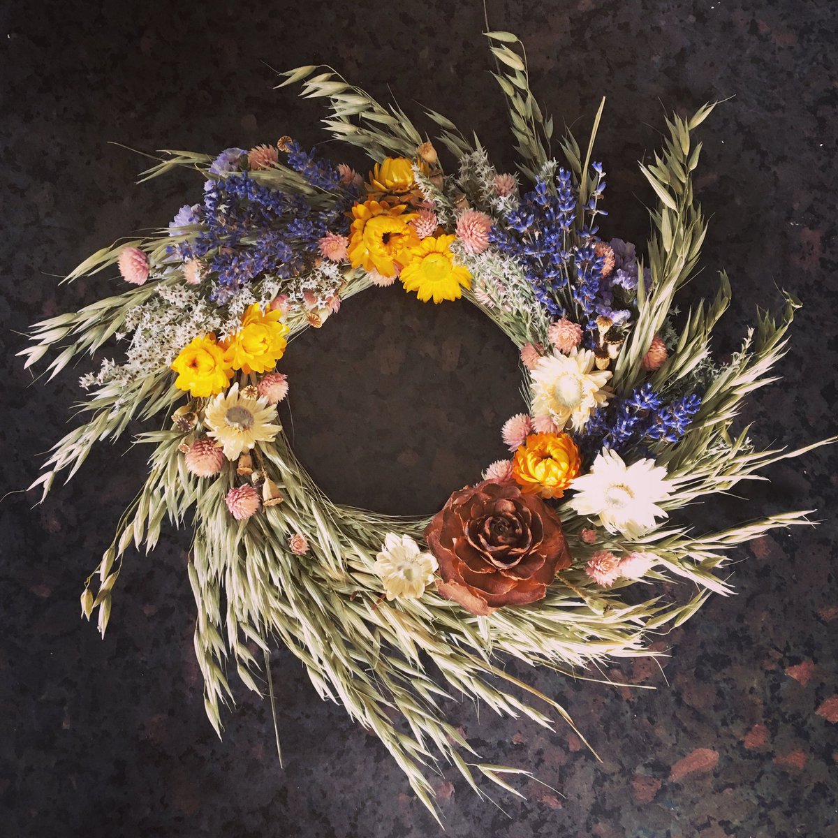 Just finished a wreath commission! Packed up and sent off to it’s new home where I hope it will last for years to come.
.
.
.
.
#driedflowerwreath #driedflowers #driedwreath #lavender #helichrysum #cedarrose #statice #clover #poppyheads #flowers #rusticdecor #morikei #cottagecore