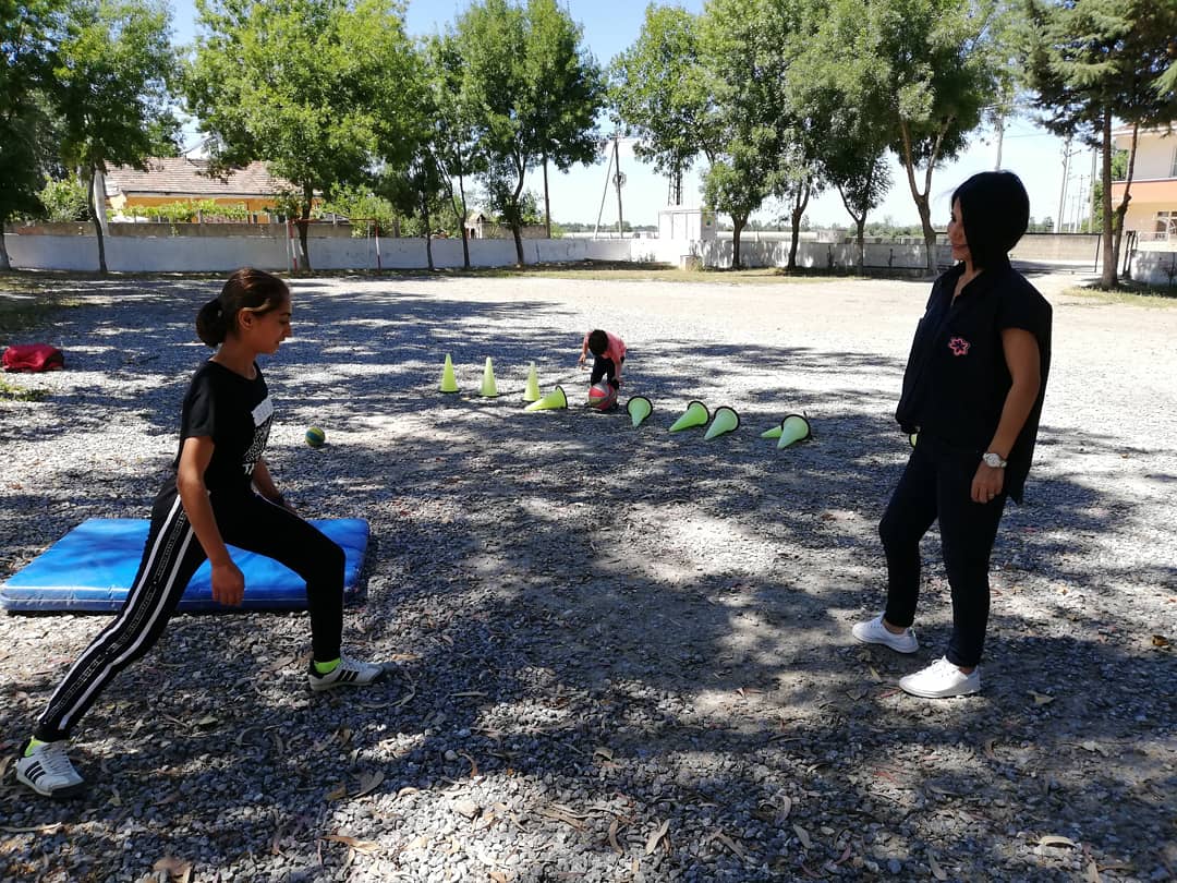 Gülizar - Hasan Yılmaz Spor Lisesini kazanan 8. Sınıf öğrencimiz İlayda Yiğit'i onu yönlendiren, çalıştıran Beden Eğitimi Öğretmenimiz Meryem Zeybek Aslan'ı ve ona destek olan ailesini tebrik eder, öğrencimize budan sonraki eğitim hayatında başarılar dileriz.
#üçpınarOrtaokulu