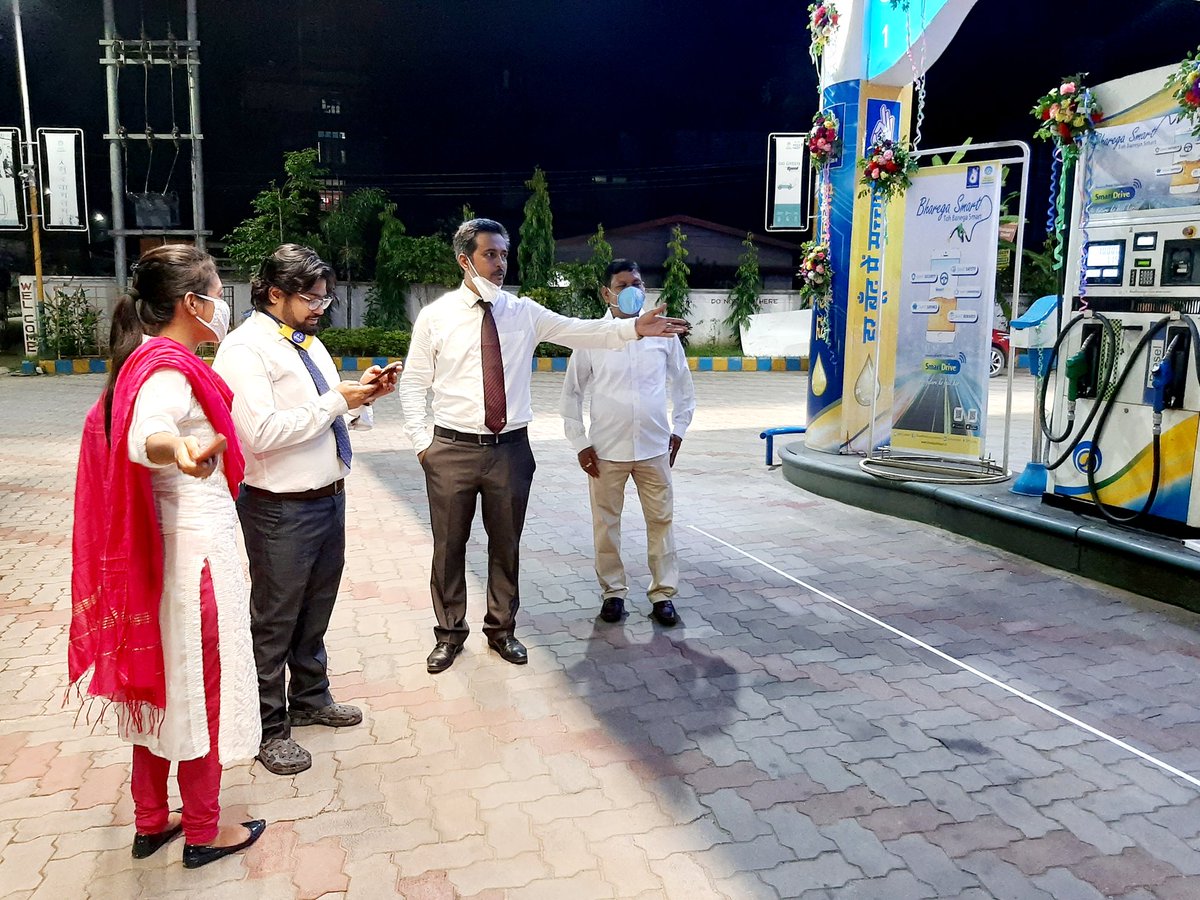 AbdulMotinNCA's tweet photo. In the very adverse scenario of Covid 19 lockdown,BPCL Guwahati Territory Successfully launched #SmartDriveApp for #cashless Payments at Kamakhya E. Station, Ghy.The event was arranged by us in the presence of Mahanta Sir (T.M),kabita Madam, Sudip sir @BPCLGuwahati @ShillongBpcl https://t.co/e3WuPBsk10