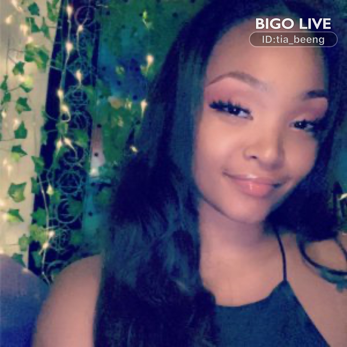 AllenBorum's tweet image. Come and see 🤞🏾𝐓ⅰᵅ ɮ𝖊𝖊ņɢ's LIVE in #BIGOLIVE: #music Wyd big head?   
slink.bigovideo.tv/sjobpY