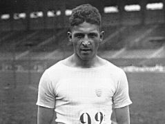 On this Bastille Day 🇫🇷 (14 July) 🇫🇷 in 1928, at the French Championships in the Colombes Olympic Stadium Paris, Séraphin "Séra" Martin set an 800m world record of 1:50.6 bettering Otto Peltzer’s 880yds (804.672m) mark by a second. Martin was 6th in Amsterdam’28 and 8th in LA’32.
