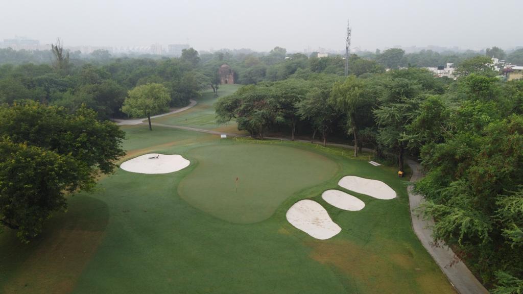 JasonChennault's tweet photo. A friend showing me what his Maverick Mini was able to show us. We have a lot work yet to do, but wow my team have really made some progress for us. #IncredibleIndia #miniverde #GaryPlayerDesign #betterbillybunkers Some Monday maintenance and Sencor sting but not so bad https://t.co/wV4PJ7bRiB