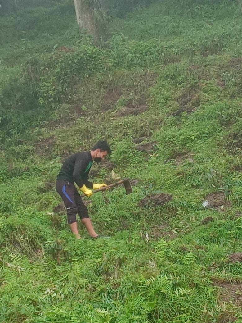CEOJALAPAHAR's tweet photo. 3000 #Rhododendron &amp; 650 #Azalea saplings planted as Environment Week was observed in collaboration with WWF. Follow up of 2 years for survival rate >90%. #TimeForNature #Environment #Darjeeling #Himalayas #ProjectLaaliGurans @sonamley @pddeec @UNEP @WWFINDIA @moefcc @UNFCCC https://t.co/UDuNPBaPII