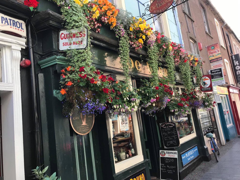 DeBarraFolkClub's tweet photo. Friends
W no official guidelines for reopening pubs or indoor live events,we feel #DeBarras will not be able to responsibly open on the 20th July Meanwhile we continue to fret,monitor &amp;plan
When we do re-open,we will do so safely &amp; confidently w excellence &amp; attention to detail🙏 https://t.co/0LmiAWW0UC