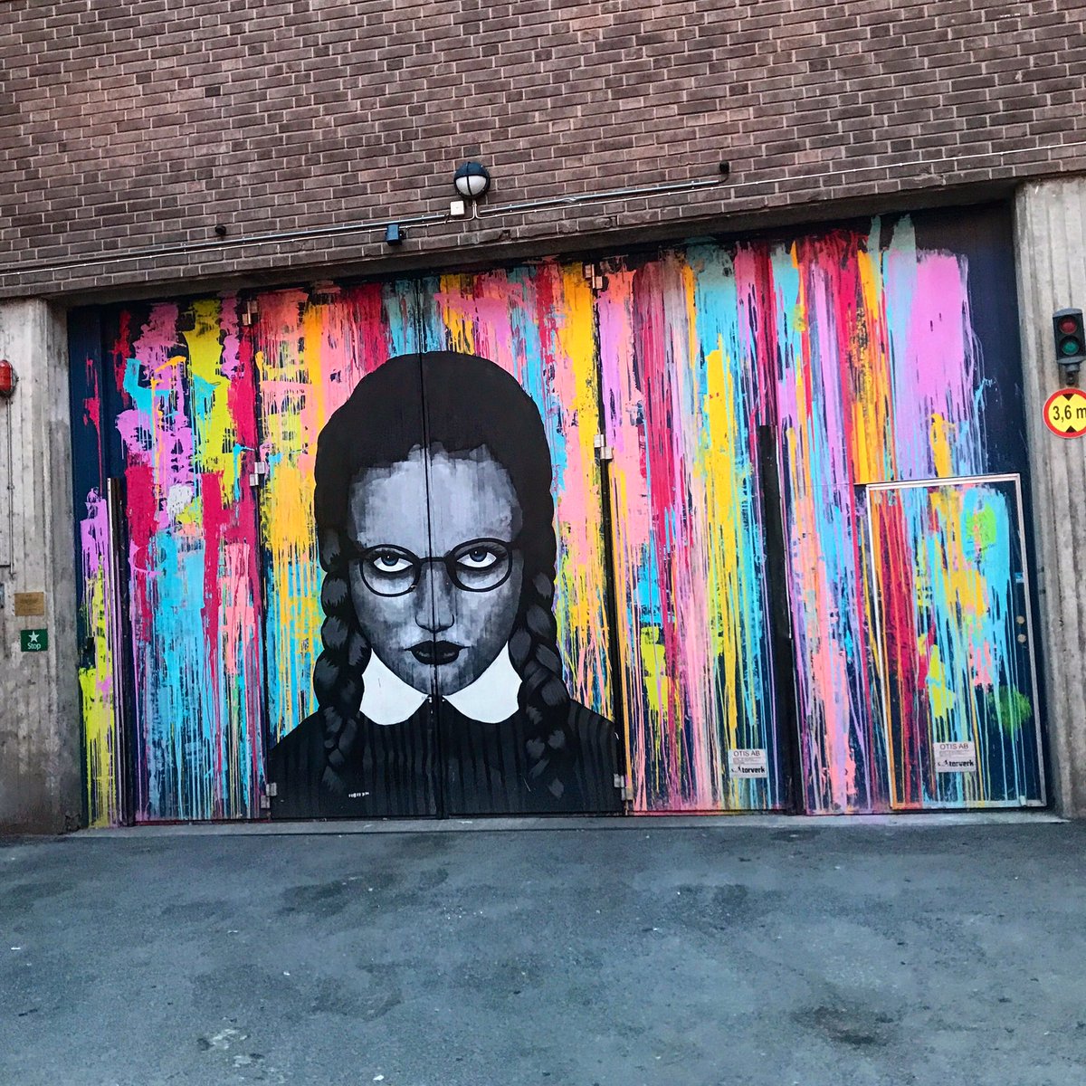 MyToucheBlog's tweet photo. This was my absolute favorite #graffiti in #Sweden 😃🖤🔥 #art #metalhead #metalblog #MyToucheBlog https://t.co/tv2fVLFzah
