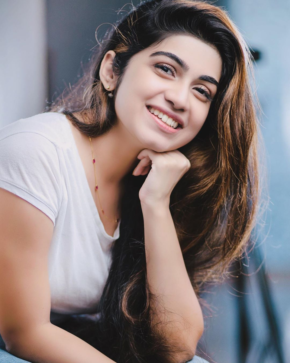 ManasaTrends's tweet photo. Her Smile always beautiful #ManasaRadhakrishnan😍🥰 

#tollywoodactress #bollywoodactress #KollywoodActress https://t.co/obQlY9Y4iq