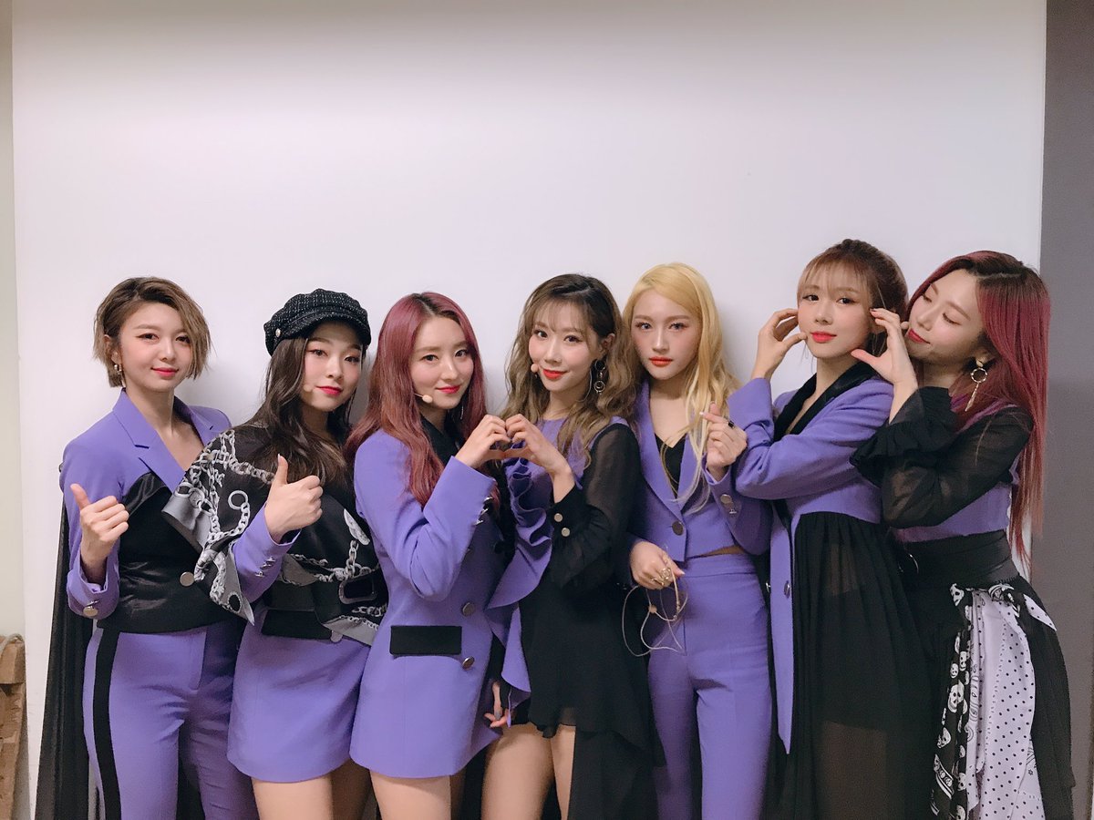 siyeon& #39;s blonde hair (all pics): a long thread