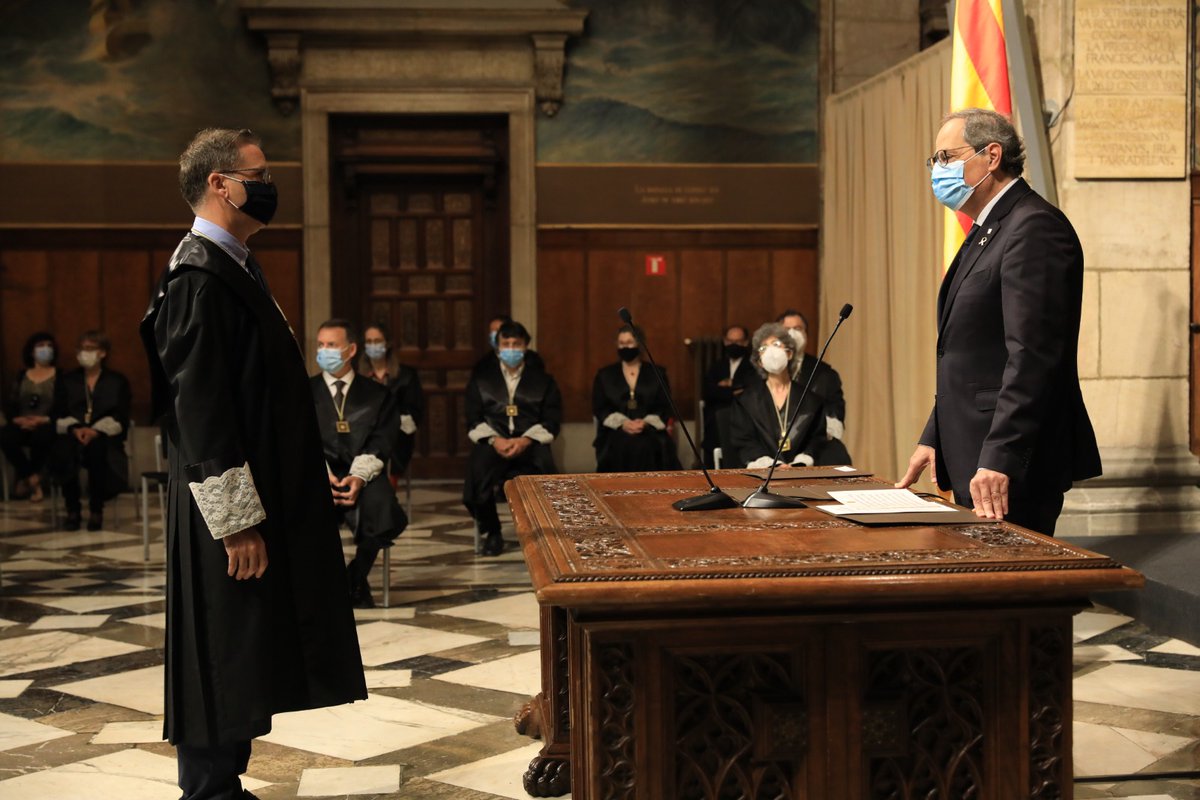 Necessitem que la Comissió Jurídica Assessora excel·leixi, que sigui far en el món del Dret davant els grans reptes que hem d’emprendre: moments de pors i dificultats, però també moments de reinvenció, de mirar cap al futur. Conjurem-nos perquè així sigui