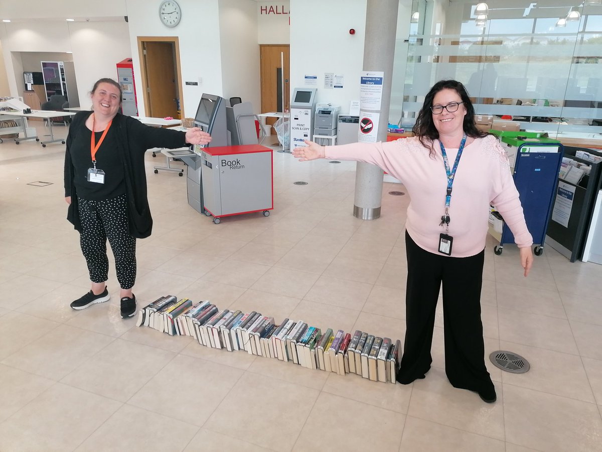 WaterfordLibs's tweet photo. Remember, when you visit the library, stay 2m apart from other library visitors!
Jennie and Niamh show us how many books makes up two metres - is it more than you'd thought? #takeacloserlook #SocialDistancing #irelandreopens https://t.co/SzkP3e010M