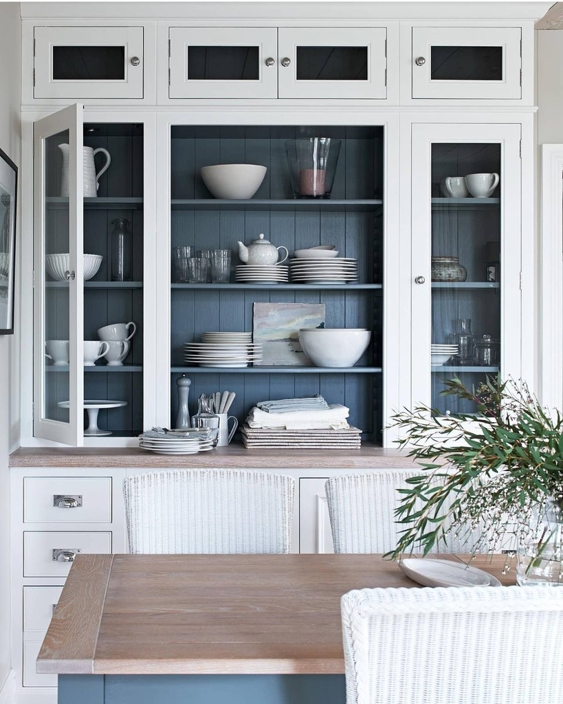 CanalsideInt's tweet photo. • BLUE •
Would you go blue?....Always love a splash of blue... 🖤🖤 What do you think of it inside this #kitchen cabinetry?
.
.
Colours are #DeNimes, Shadow white and School House White by @farrowandball design @simshilditch @emma_sims_hilditch Via @… https://t.co/vqIJAj5GG7 https://t.co/QgKcsPWs3B