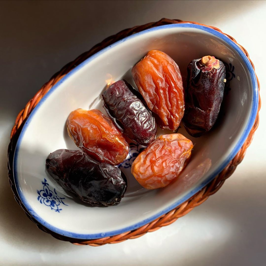 sunnydatestr's tweet photo. #Hurma nın yüksek aminoasit ve posa içeriğine sahip olduğu için sindirimi kolaylaştırmaktadır.
https://t.co/33C12TIEWb ile #365günhurma ayrıcalığını yaşayın. https://t.co/WLjoHiovUH