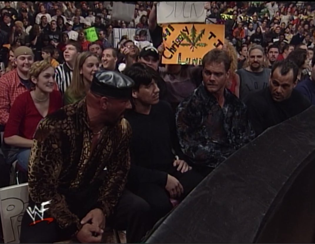 deadeditors_'s tweet photo. It’s a good thing The Radicalz have finally debuted because these shows have been sucking badly for months. Their presence already makes a difference. #raw2000
Peep Benoit’s blouse. https://t.co/vnqsEmn6uB