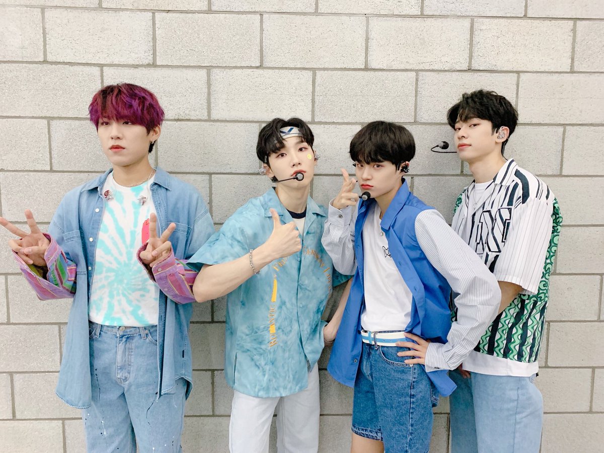 AB6IX's tweet photo. 귀여워... 귀엽다구😭 의상부터 무대까지 청량미 톡톡✨ 터지는 오늘의 답을 줘 예삐💖 함께 해 준 ABNEW 모두 모두 고마워요‼

#AB6IX #VIVID #답을줘 #에이비식스 #전웅 #김동현 #박우진 #이대휘 #브랜뉴뮤직 #BRANDNEWMUSIC https://t.co/FFyOHrCY1t
