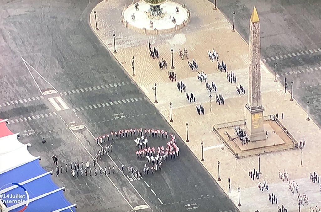Hommage national à nos militaires et nos soignants ! Merci infiniment pour votre action et engagement ! #COVID19 #resilience