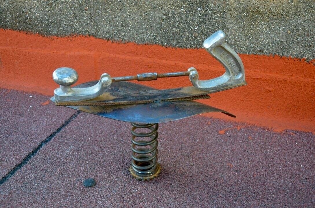 artxtu's tweet photo. Nova artista al #SHOWROOM #ARTxTu
YOLANDA URIARTE
Les seves escultures són un "assemblage" d'elements trobats amb ferro de caràcter funcional que aspiren a descontextualitzar-se i constituir un referent figuratiu de caràcter artístic.
https://t.co/cew7Pcp2BC https://t.co/qzCX3DAftX