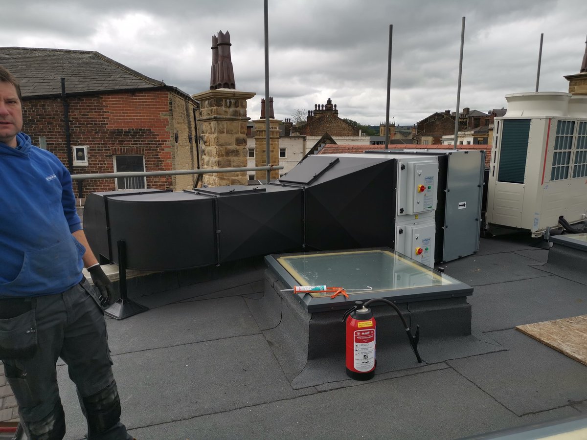 bondfabs's tweet photo. Almost done at Emoji's in Dewsbury https://t.co/2YDbpRKXlH