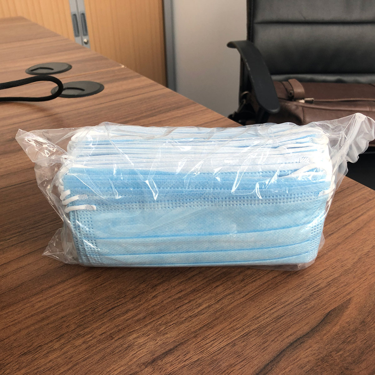 cateringapp's tweet photo. It was announced yesterday that wearing a face covering in shops and supermarkets in England is to become mandatory from 24 July. Those who fail to comply with the new rules could face a fine of up to £100. Order yours now at https://t.co/klEI3HYg5M https://t.co/SpQyT8YSwI