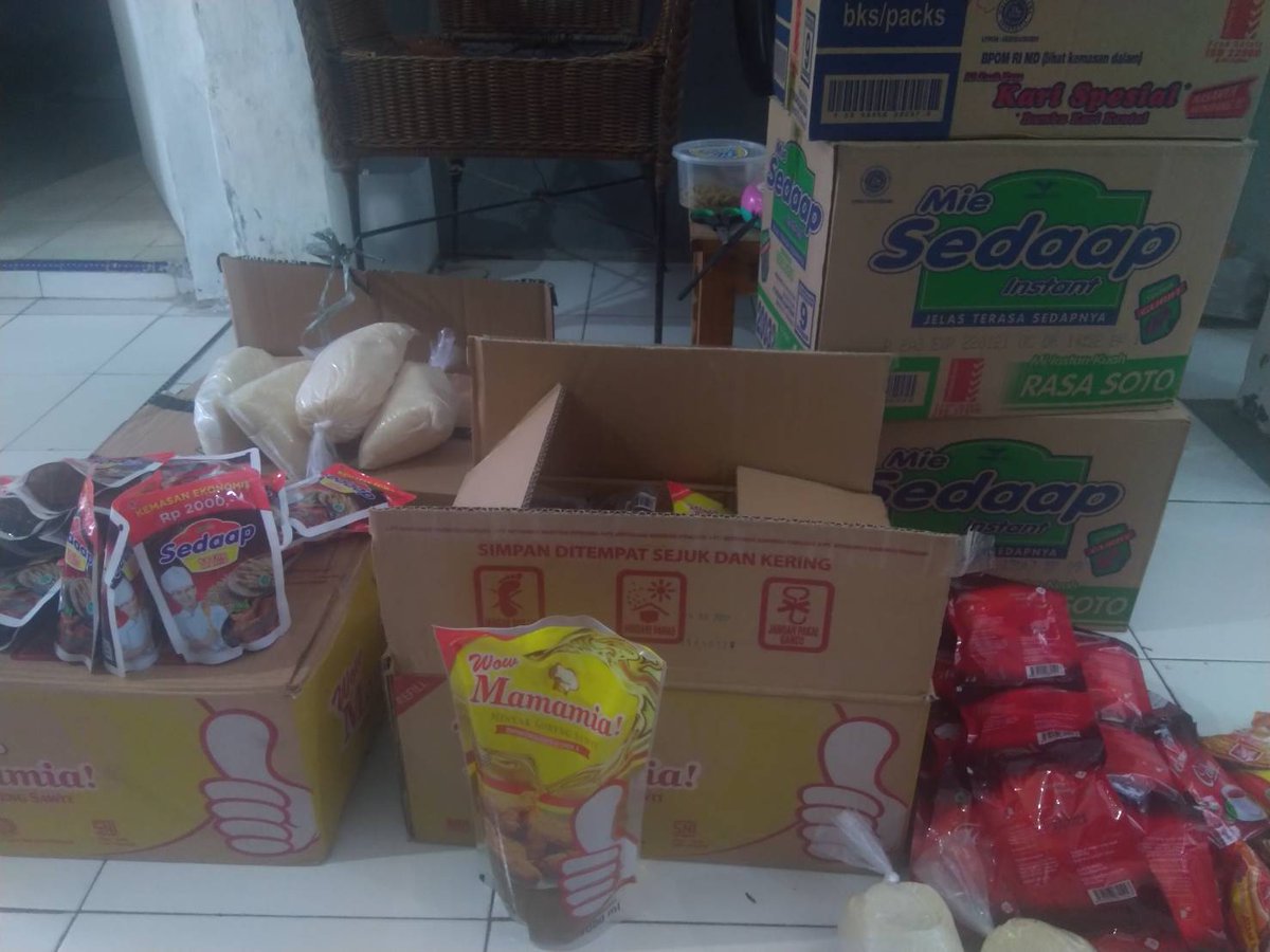 dearwonhoINA's tweet photo. [ 𝐔𝐏𝐃𝐀𝐓𝐄  ]

Sembako sudah dikumpulkandan akan disalurkan secepatnya.  Sekali lagi kami mengucapkan terimakasih telah mengikuti project  yang kami adakan. https://t.co/MEWzLGhlqw