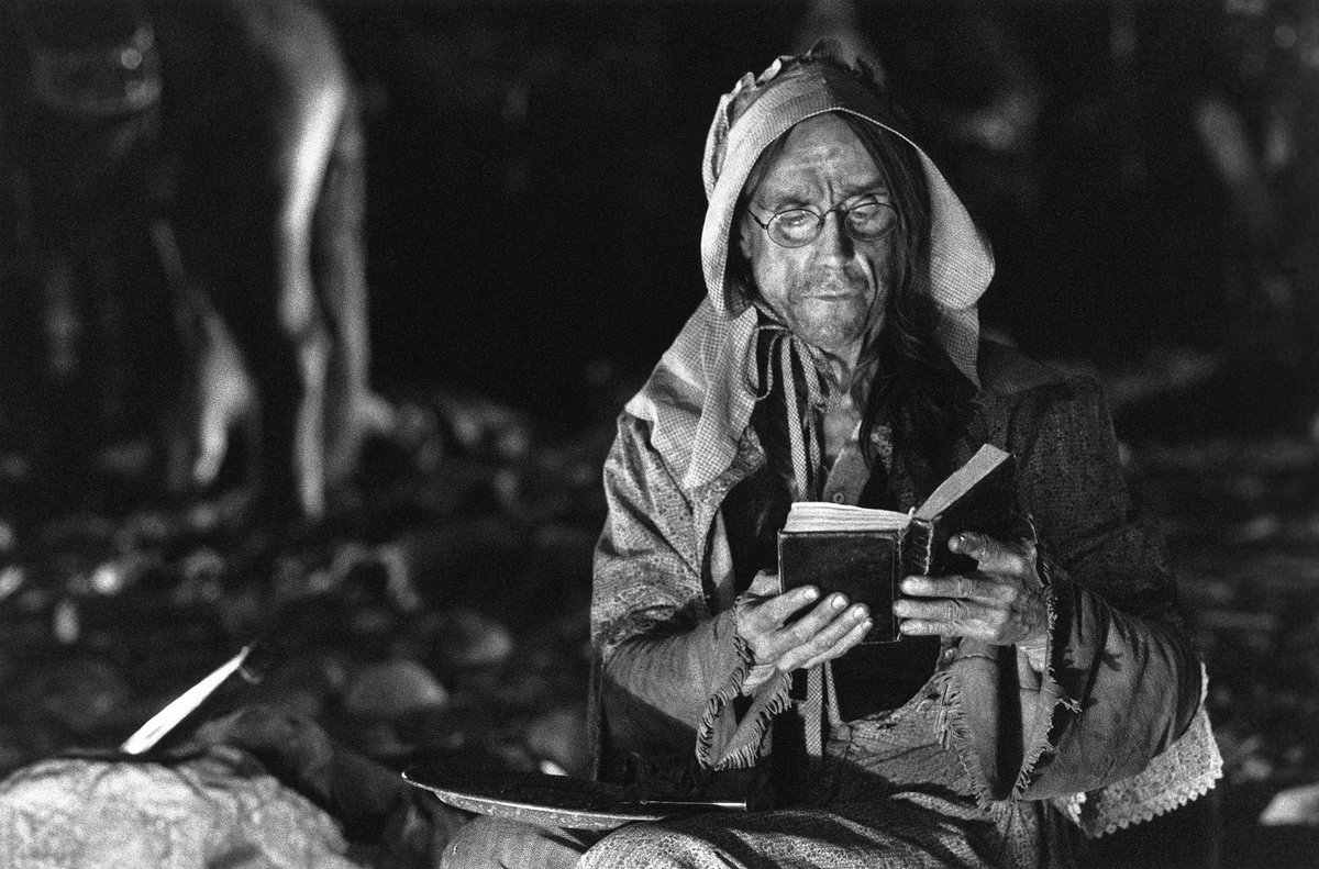 AiaceTorino's tweet photo. #IggyPop è uno dei protagonisti di #DeadMan, il film cult di #JimJarmusch che questa sera sarà proiettato alle 21:30 in versione restaurata in 4k al #CastellodelValentino nell'ambito di #CinemaalCastello. Ingresso gratuito per i soci Aiace. Prenotazioni: https://t.co/OZbTqevKYS https://t.co/5sKabDjbgy