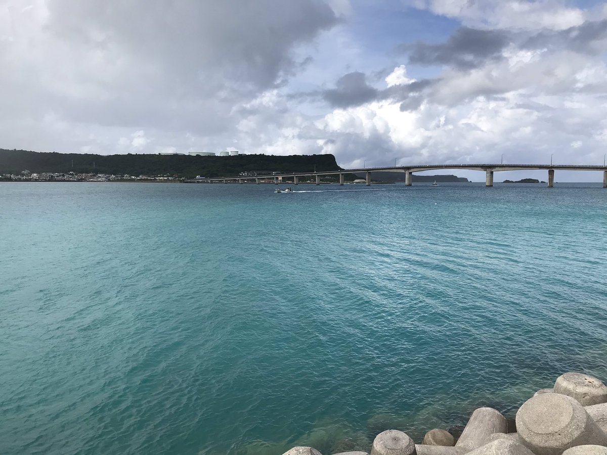 purulogskipjack's tweet photo. いろいろ巡ってきた(^^)

天気もよかったから感動が凄かった！
ちょい虹も見れたしラッキーやった(笑)

#絶景巡り #絶景 #残波岬 #果報バンタ #浜比嘉島 #伊計島 #虹 https://t.co/weVDpqTWAI