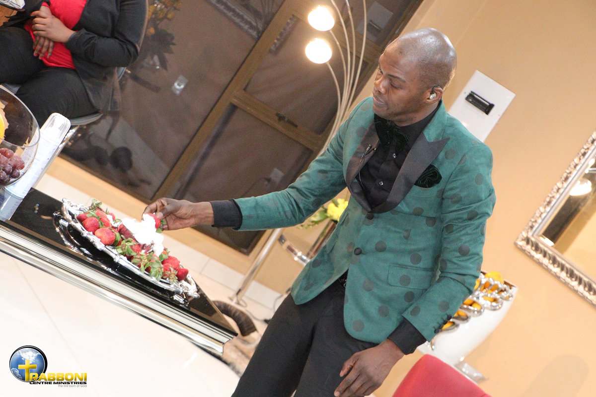 IAmLesegoDaniel's tweet photo. [GOD GIVES UNCOMMON HUNGER]: (ACTS 10:9-10) Do not call what God gives common. It was not just a vision, Peter was not matured. God was busy humbling him to send him to the Gentiles. God gave him #UncommonHunger just like He did with the Israelites (Deuteronomy 11:1-2 &amp; 29:5) https://t.co/KyqFNGSVLe