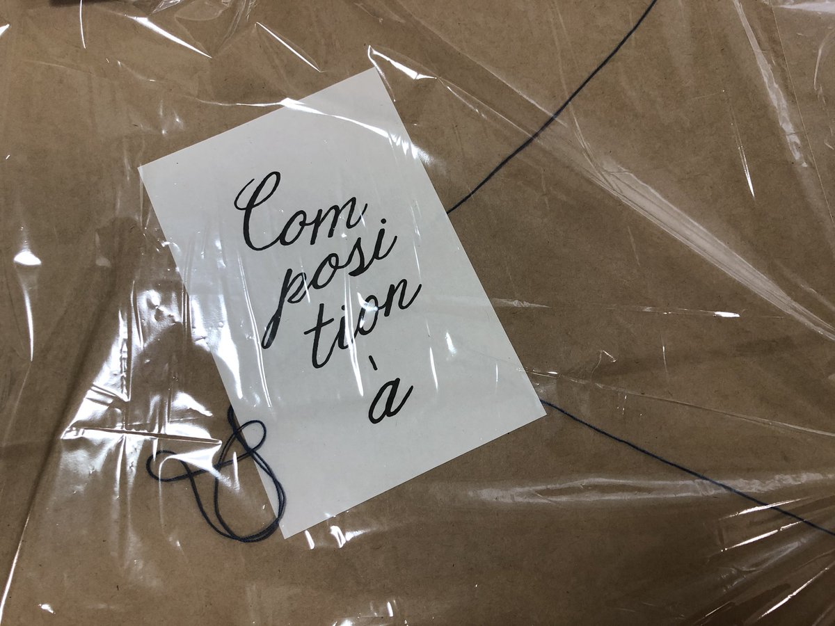 0925remember's tweet photo. 初コンポジ届いた💛
嬉し過ぎて開けられない。。
#cocco
#compositiona
#コンポジ https://t.co/yvMIARC0Vt