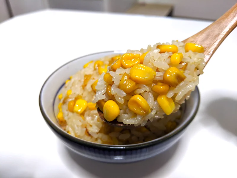 セブンの『焼きとうもろこし』を炊飯器で炊いた結果…めちゃくちゃ美味しそう‼