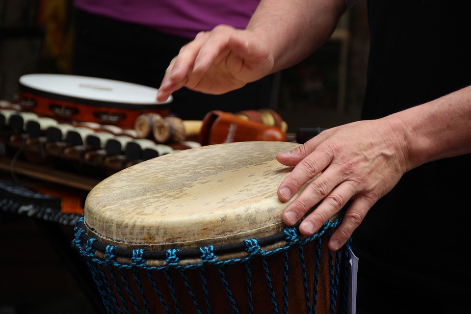 SewaBeats's tweet photo. Our #virtualevents have given global organizations a way to have fun, connect, and collaborate. Here is why are some of the world’s largest organizations are turning to us:
https://t.co/vGy8hmFz0I 

#connected #virtualprogram #virtuallearning #virtualdrumming #sewabeats https://t.co/5XDIH9J6jl