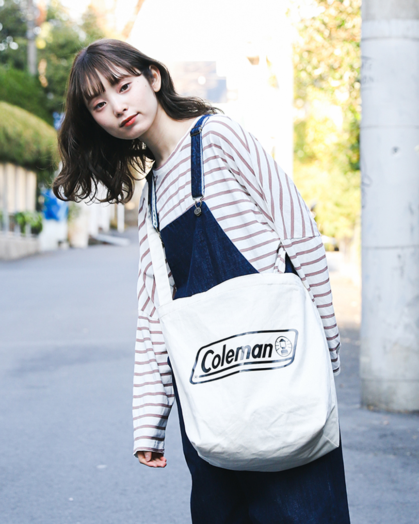 Coleman Japan コールマンジャパン公式 エコバッグ にも最適 コールマン の デカロゴ が目を引く トート とショルダーの2wayスタイルが可能な ロゴトート シンプルなデザインなのでコーディネートを選ばず エコバッグとしても活躍間違い