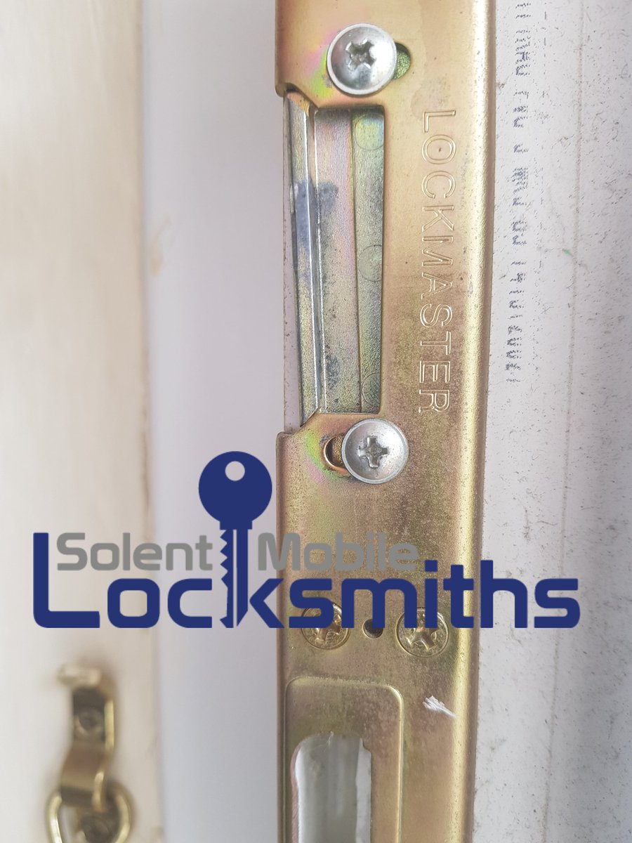 SolentLocksmith's tweet photo. Customer in #Fareham couldn't lock their door. Slight adjustment and job done. #LocalLocksmiths #LocalBusinesses #LocksmithService #LocksmithsNearMe #LocksmithsFareham #BuyWithConfidence #TradingStandardsApproved #Checkatrade #LocksmithsHampshire #SolentMobileLocksmiths https://t.co/C84jbYQ8tY