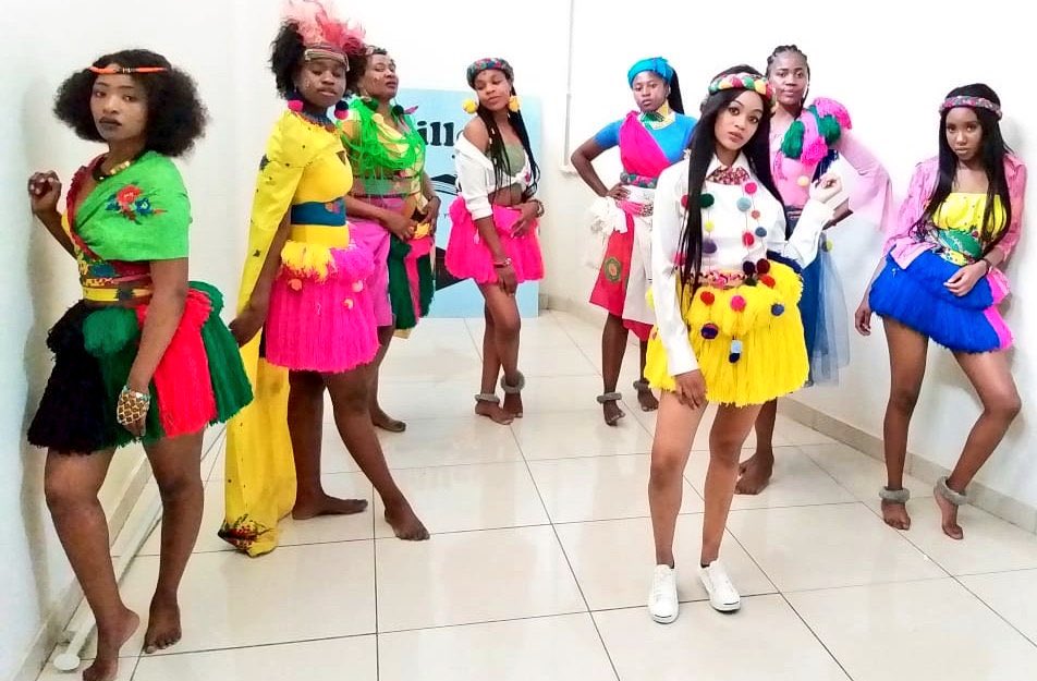 MADE IN GIYANI ❤ tweet media