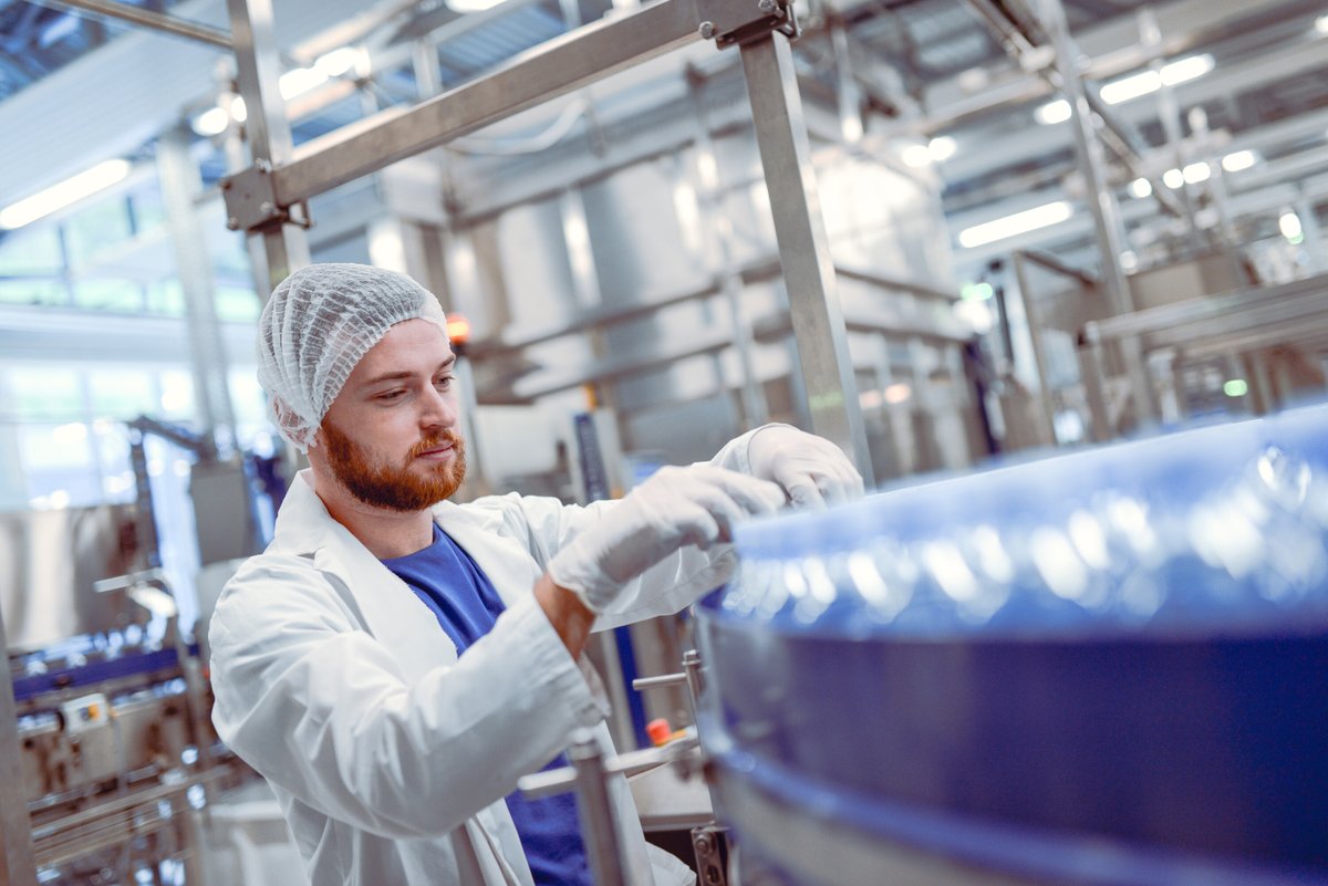 Akoestische oplossingen zorgen in de industriële sector voor een veilige werkomgeving. ow.ly/R62D50AtZAS

Veilige, gezonde, productieve fabrieken en industrieën dankzij oplossingen van Rockfon. Beperken de geluidsoverlast en verbeter hygiëne, veiligheid en luchtkwaliteit.