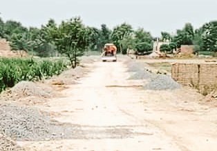 PTIPoliticsss's tweet photo. MPA Shahabuddin Sehar inspected ongoing work on UC Sumra Nashib road.
#NA187 #PP281 #Layyah #PTI https://t.co/UCSiNl5Dph