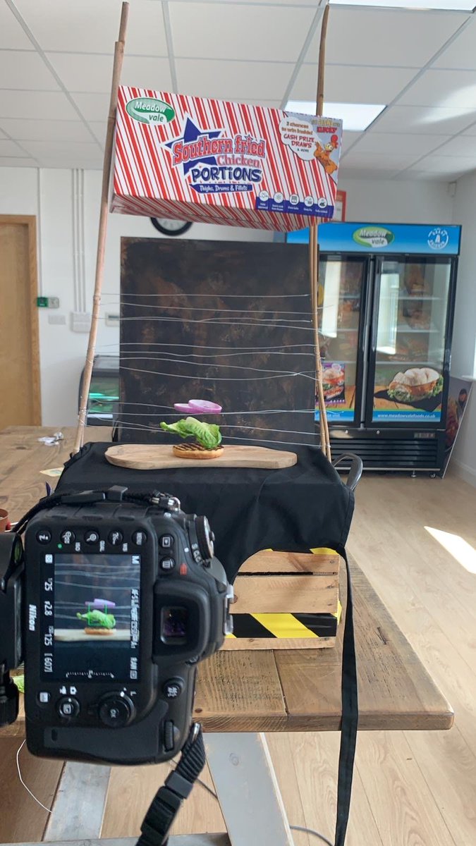 meadowvalefoods's tweet photo. Behind the scenes of our floating burger image 👀
Cooking delicious Meadow Vale Chicken is always the easy part. 😂🍗
#TuesdayThoughts #FloatingBurger #Howdidyoudothat https://t.co/1RMgCnY6Ol