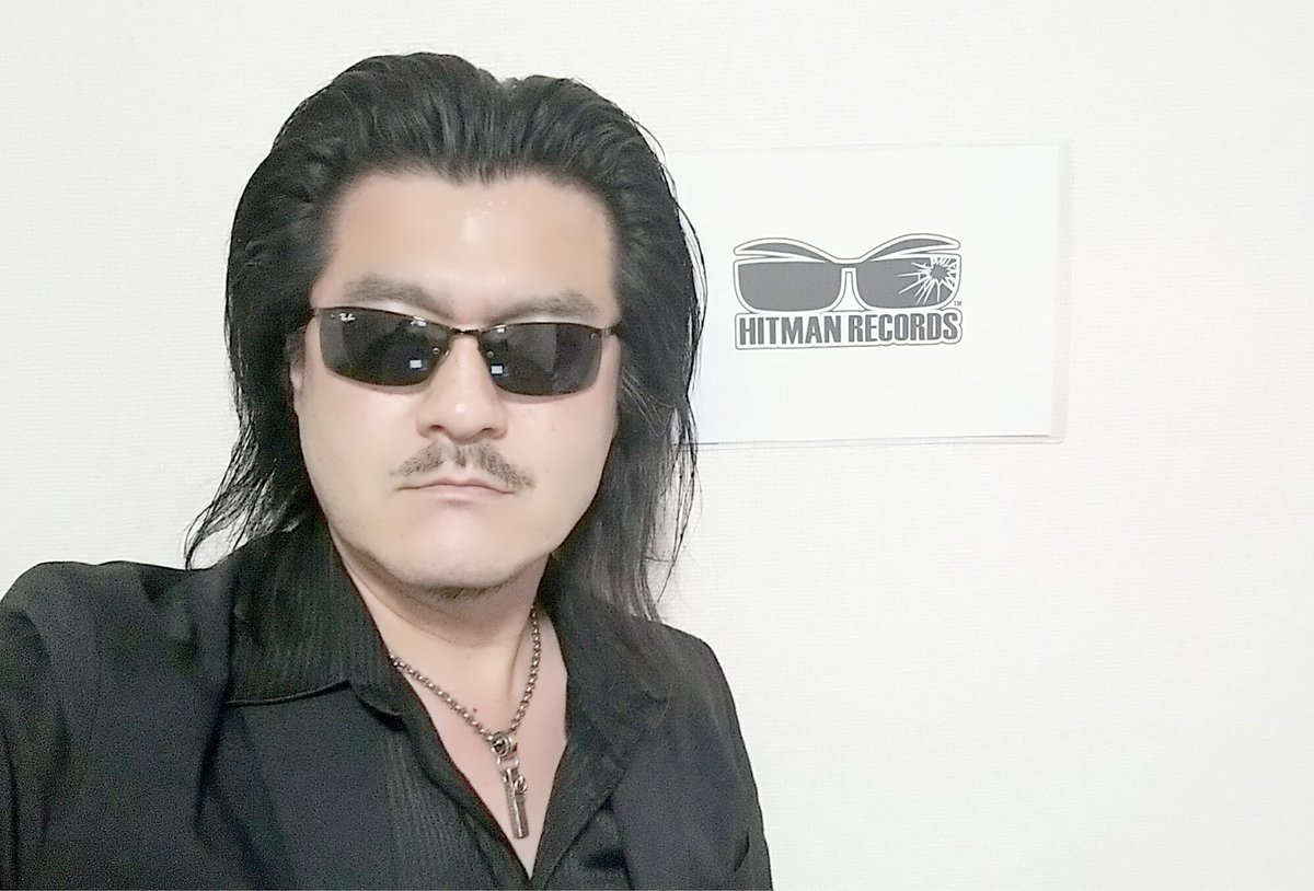 hitmannakamura's tweet photo. このたび、ヒットマン中村は
「株式会社ヒットマンレコード」を設立した。

社名を見て「あれっ？」と���われたかもしれないが
そう、ゲームではなくレコード会社だ。
ミュージシャンを抱え、プロデュースしていくぞ。

どんなミュージシャンが爆誕するか、今後の展開に乞うご期待！ https://t.co/W3xpjJrZf9