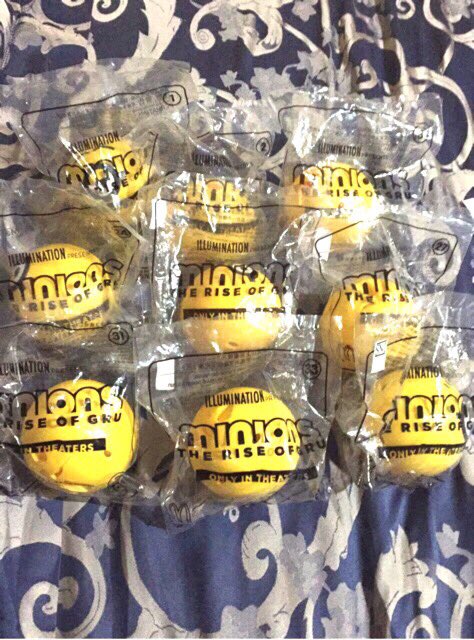 Minggu ke 2 , sdh Ada #HappyMealMinions  9 pcs. Ada yg double no 31,33. Setiap hr ke <a href="/McDonalds_ID/">McDonald's Indonesia</a>  :
9 juli dpt no 28,29
10 juli bolos
11 juli hadir gak jd  bl krn no.2,3 sdh py .
12 juli dpt no. 6,7 gold, 8.
13 juli krn laper jd beli dpt no, 31,33
14 juli hadir dpt no 4gold, 5