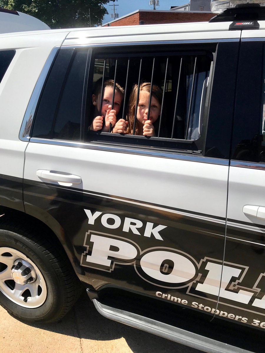 York_ParkandRec's tweet photo. We had a great morning learning from the York Police Department at the Hometown Heroes program yesterday.
The kids favorite part of the morning was getting to sit in the “jail” in the back of the car. Thanks YPD! #YPR #YorkParksAndRec https://t.co/8gSdQ107KR