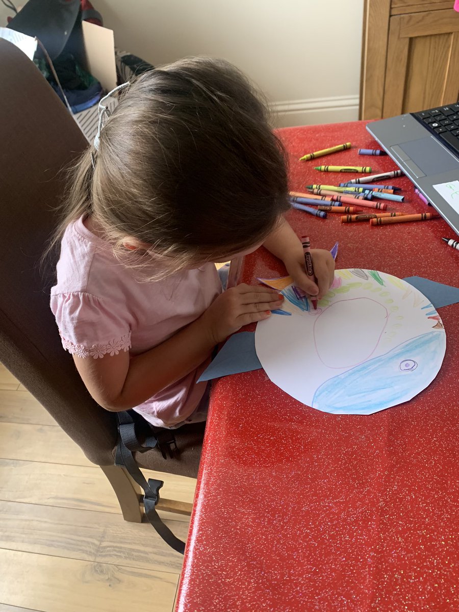 EmilyTaylor180's tweet photo. Another busy morning going back over phonics and reading about and making a fabulous Rainbow fish 🐟 🌈 @FRISroom4 https://t.co/UH4L93fdpg