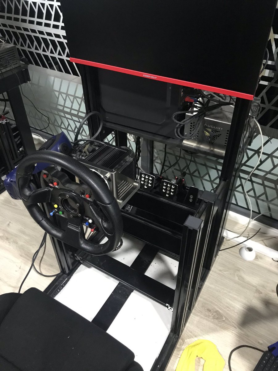 CaDP81's tweet photo. Buenas,con todo el dolor del alma me tengo que desprender de estos cockpits completos,un rt de ayuda no vendría mal 😉 @borja_zazo @Heikki_360 @GoProLopez @keny500 https://t.co/cej3fQUAzN