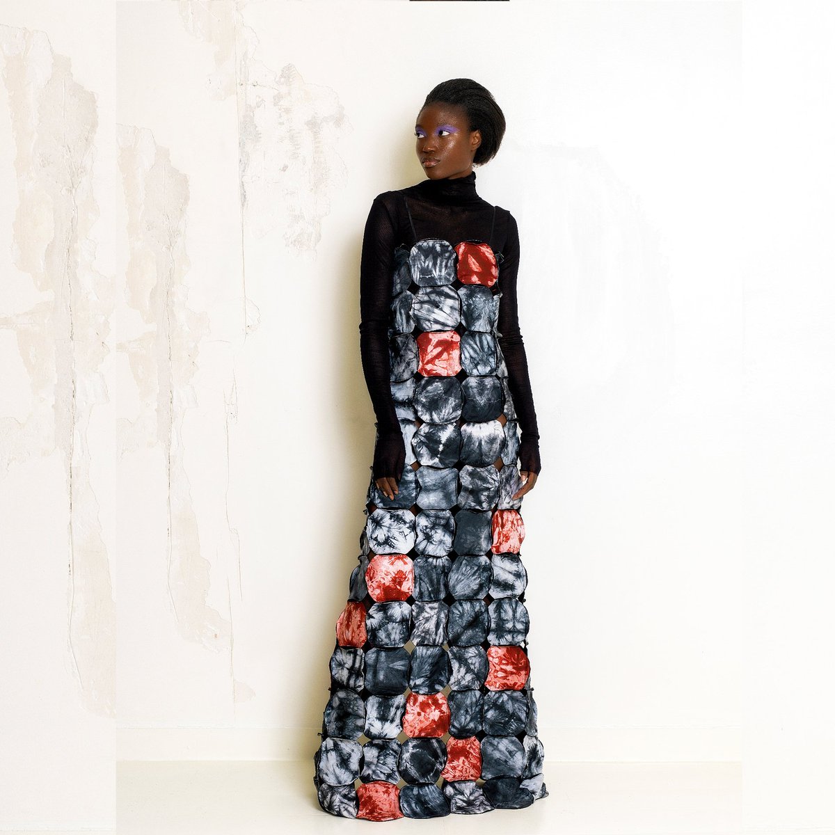 LConnectAfrica's tweet photo. 2/2 Renowned couturier Imane Ayissi's AW20 haute couture collection presented during the first digital #ParisCoutureWeek pays tribute to the resilience &amp; inventiveness of African societies &amp; our ability to bring out joy and beauty from misfortune. #AfricanLuxury #BlackExcellence https://t.co/6BP9xbhKqr