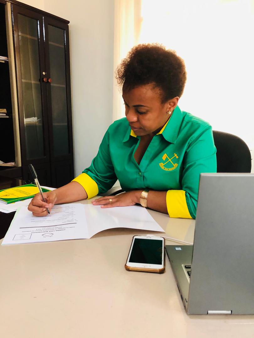 #looming2020generalelection Noela Godfrey Msuya turned up early today at CCM offices in Mbeya to express interest while eyeing women Special Seat for Mbeya Region.