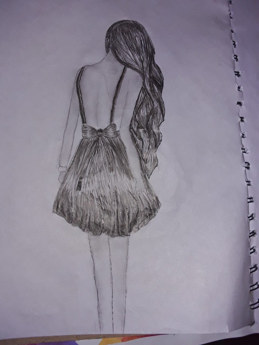 MissDrinkwater's tweet photo. Sirine (Y7) has shared some fantastic extra art work she has completed over lock down. Her use of pencil and paint is stunning, and shows real skill. This girl is one to artist to watch in the future 🎨🤩#proudteacher #workhard @MEACentral https://t.co/14131DbNjw
