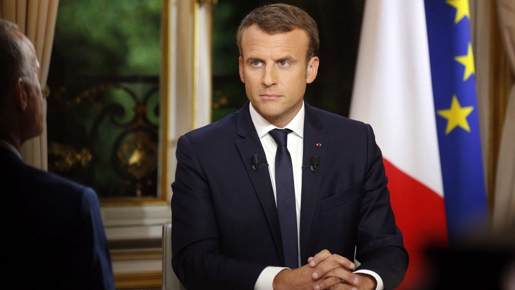 DIRECT ‌ Emmanuel Macron renoue avec la traditionnelle interview télévisée du  #14juillet  Suivez le live  https://bit.ly/38TVvjD 