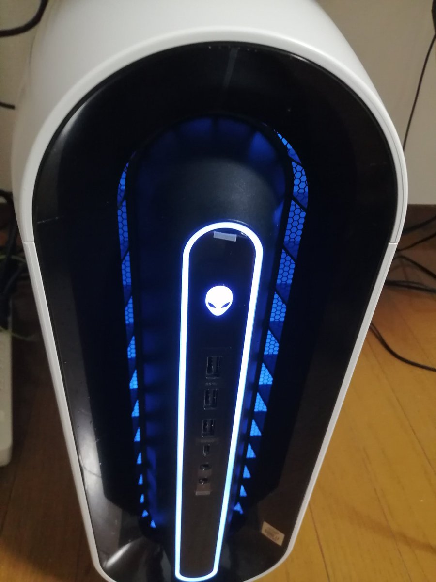 john_takeuchi's tweet photo. Alienware様から新しいゲーミングモニターAW2521HFとゲーミングデスクトップ AURORA R11を頂きました！
これで配信しながら爆軽SFVができるぞ！！！
ありがとうございます🙇🙇🙇🙇🙇

#ALIENWARE

https://t.co/NFqjmoOx6c https://t.co/7Jp6SjafXk
