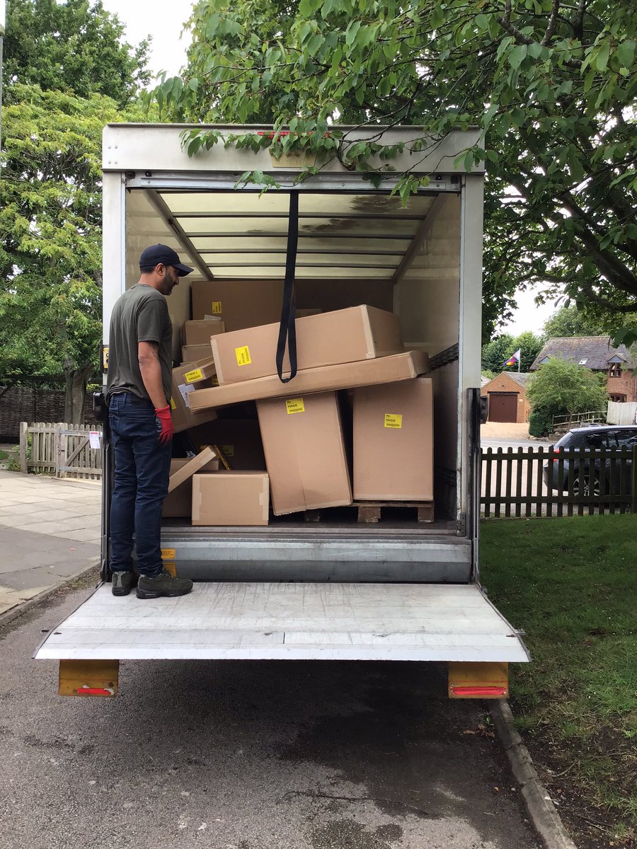 Twyford_school's tweet photo. Eeeeeek....very exciting day today! 

#eyfsrenovation #newfurniture #communityplaythings #twyfordeyfs #happymrsbloomfield #excitedmrsrumble https://t.co/VkxtRjV69a