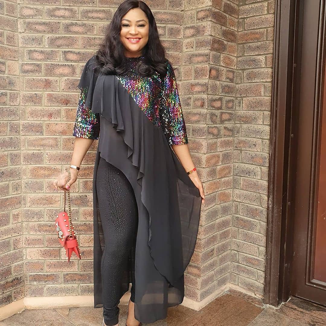 netgists's tweet photo. Happy Birthday to Nollywood Actress, Amb. Uche Elendu - CEO of #Killercurvesbeautystores. https://t.co/s0VUwzHOwJ