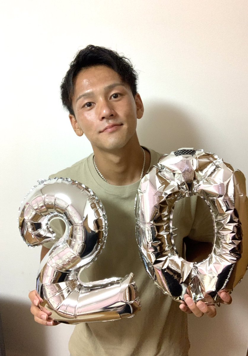 20歳になりました。
今まで以上に自分にベクトルを向け毎日サッカーができる環境に感謝してこれからも成長していきたいと思います。