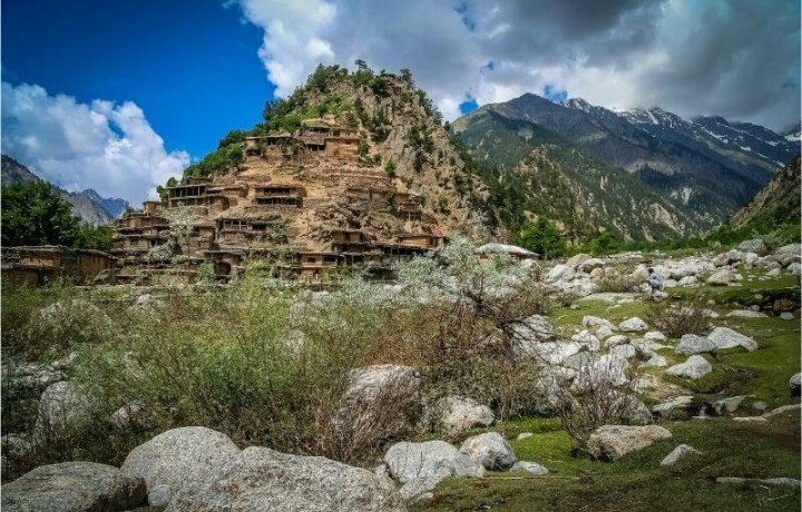 Rimsha292's tweet photo. There are most beautiful palces of pakistan are 
∆ Swat Valley
∆ Hunza Valley
∆ Yarkhun Valley
∆ Phander Lake
∆ Broghil Valley
∆ Kalash Valleys
∆ Shah Jahan Mosque
∆ Khunjerab Pass
#PICforPakistan
@PICivilization
@Aqibdanialch https://t.co/pC3MqC4m1F