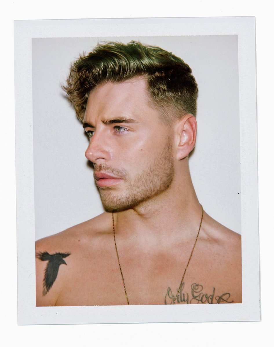 JoshMooreXXX's tweet photo. The Face :           The Dick : https://t.co/XIN0sMd6qg