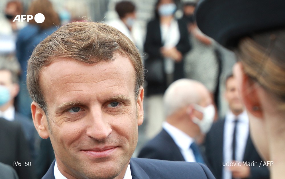 Emmanuel Macron a estimé aujourd'hui que la France "au fond a peur" et regretté "une crise de confiance", tout en reconnaissant être l'objet "d'une détestation" alimentée parfois par ses propres "maladresses"  #AFP